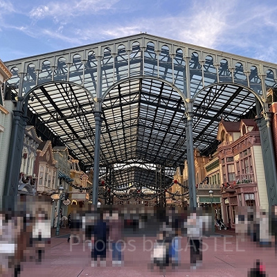 ワールドバザールの様子（昼）／11:00頃