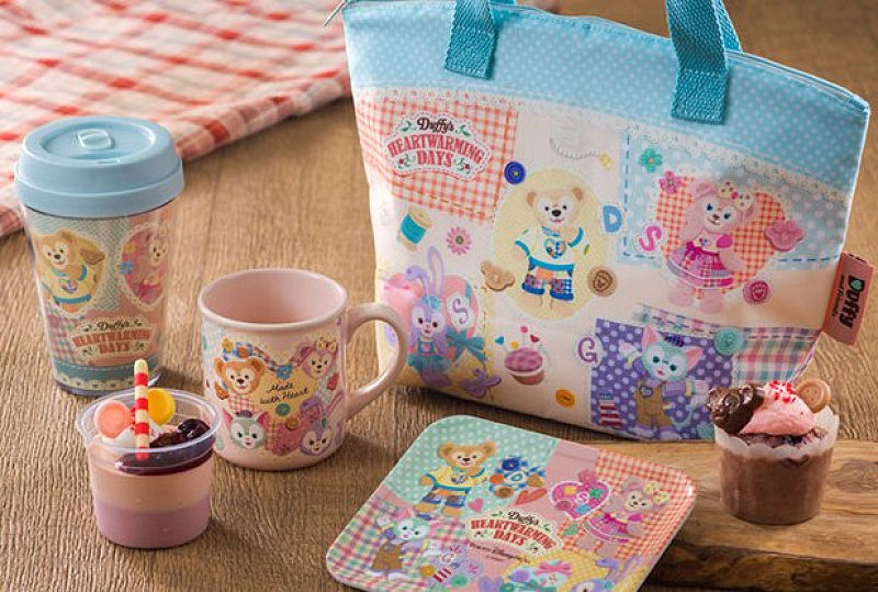 4点★ ハートウォーミングデイズ 2019 スーベニア ランチケース プレート カップ スプーン ダッフィー ステラルー ジェラトーニ 新品 2019ダッフィーのスーベニア4選！ハートウォーミング・デイズ限定