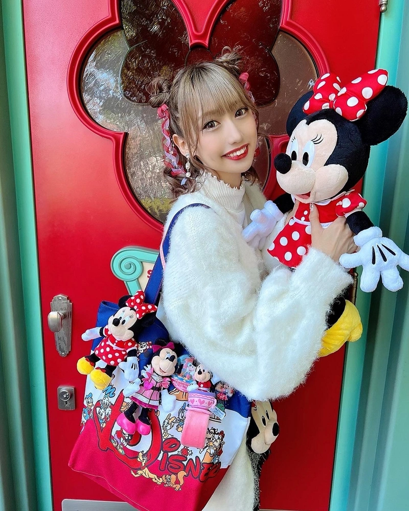 1/15発売】ディズニー×蜷川実花グッズ8選！写真集が登場！人気のポスト