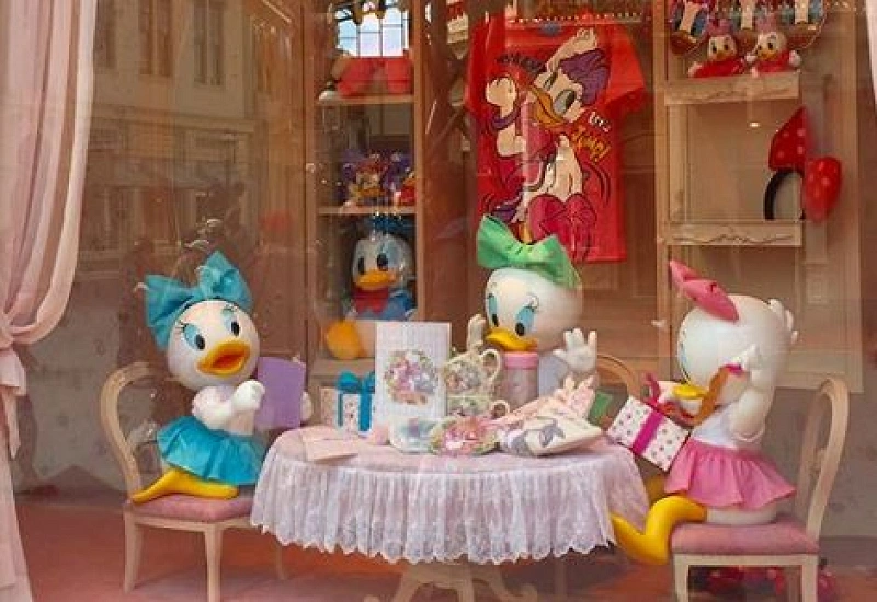 ドナルドの家族「ダックファミリー」デイジー、スクルージ