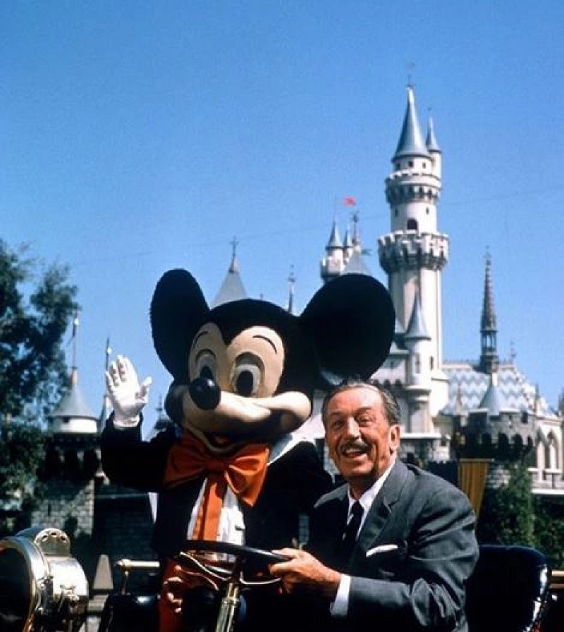 ディズニーの歴史】年表形式で振り返るディズニーランド＆シー！2026年