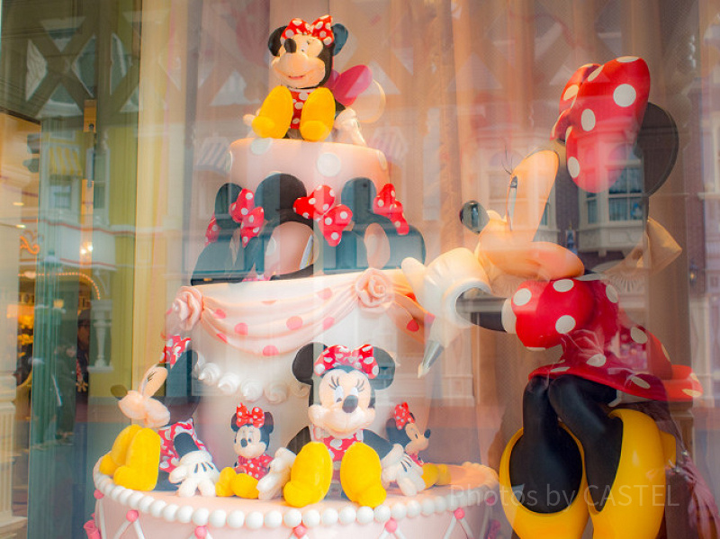 【2019】ディズニーランドのおすすめショップまとめ！お土産・グッズ別に紹介！服やお菓子はどこで買う？
