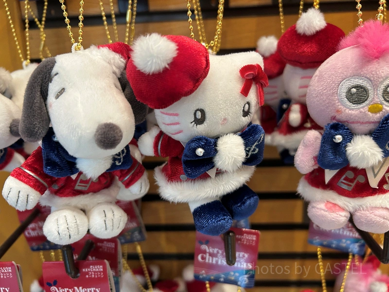 2025】ユニバのクリスマスグッズまとめ！聖歌隊キティ、スヌーピー