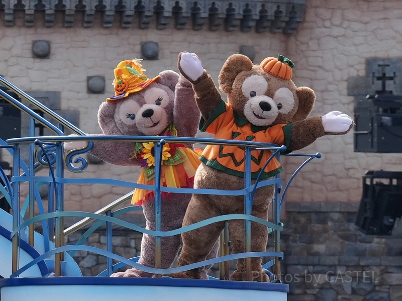 東京ディズニーシー、仮装姿をデザインした「ダッフィー