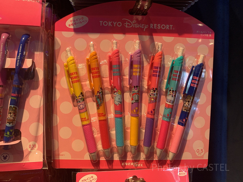 ディズニー文房具】レトログッズが人気急上昇！ノートやボールペンなど