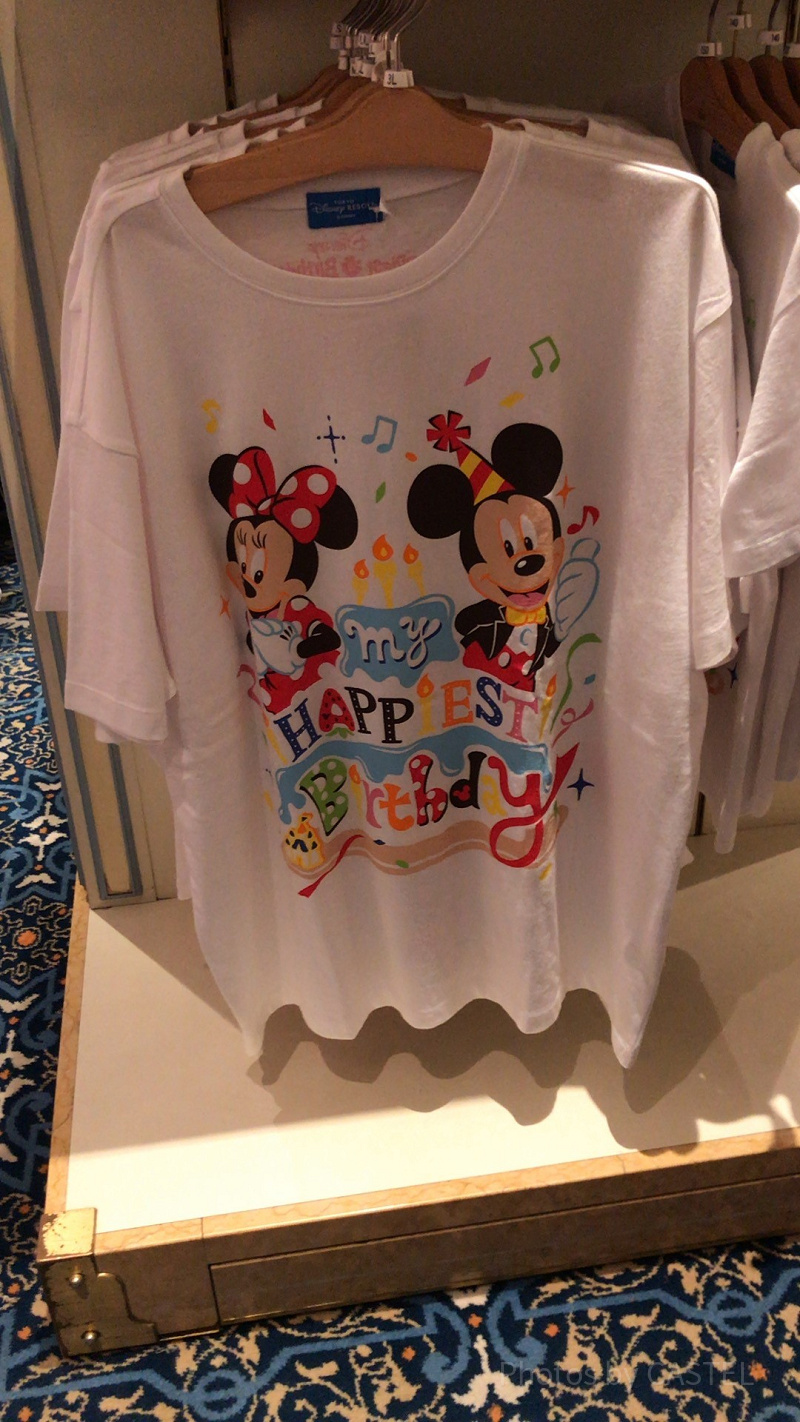 ディズニーで買えるTシャツ7選。カップル・親子・友達と！