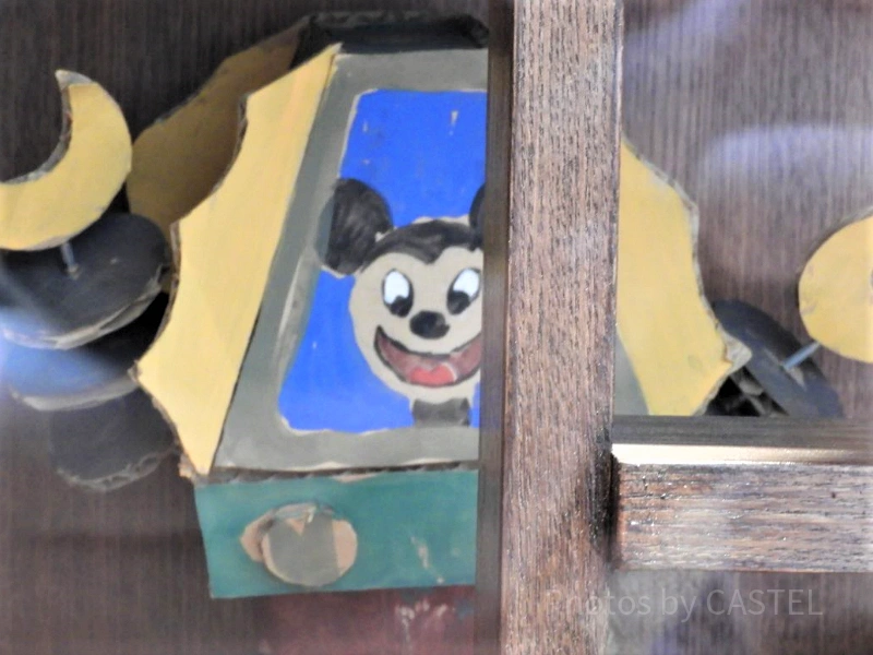ディズニーランドの隠れミッキーを写真つきヒントでご紹介！