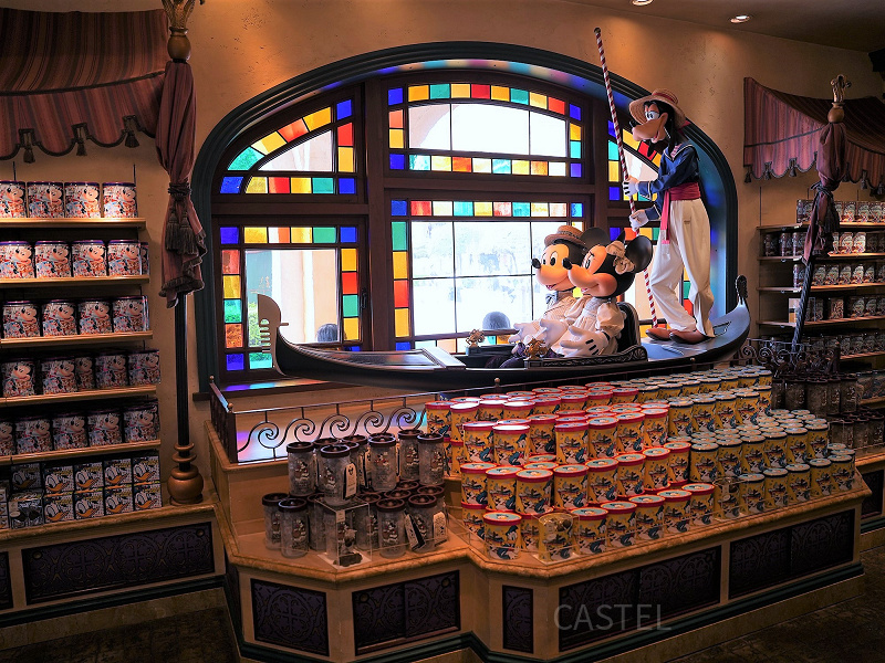 【TDS】お菓子専門店「マーチャント・オブ・ヴェニス・コンフェクション」！定番のチョコクランチも！