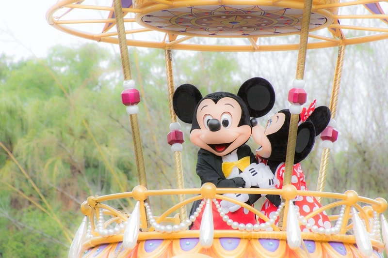 永遠の恋人】ミッキーとミニーの関係を徹底紹介！結婚や子供は？恋の