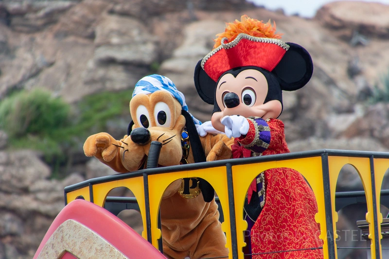 ミッキーマウスの歴史】初期ミッキーは凶暴？プルートとの出会いは