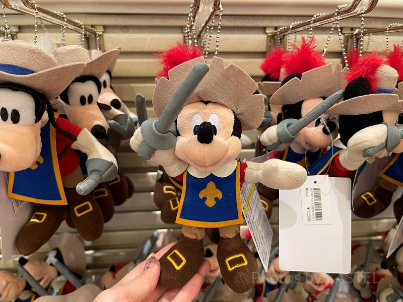 ミッキーファミリー ぬいぐるみペンダント ドナルド グーフィー plush-badge-three-musketeers-