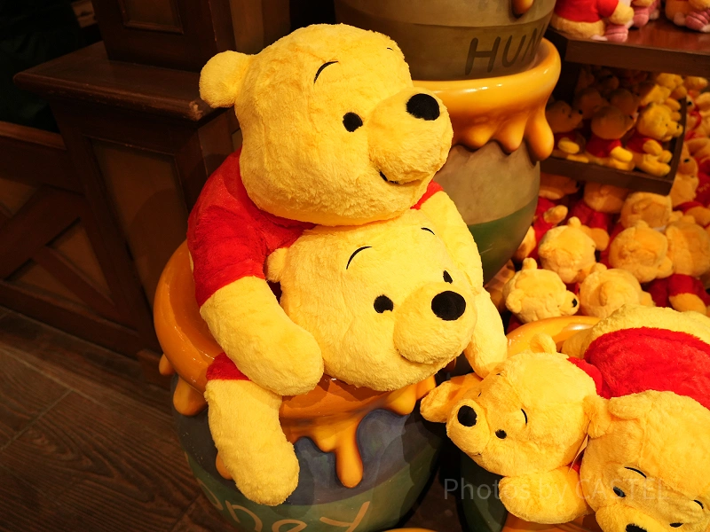 ディズニー　くまのプーさん　キュートサイズシャイニーカラーふわふわぬいぐるみ ふわふわでかわいい！ディズニーで買えるくまのプーさんのぬいぐるみ12選！