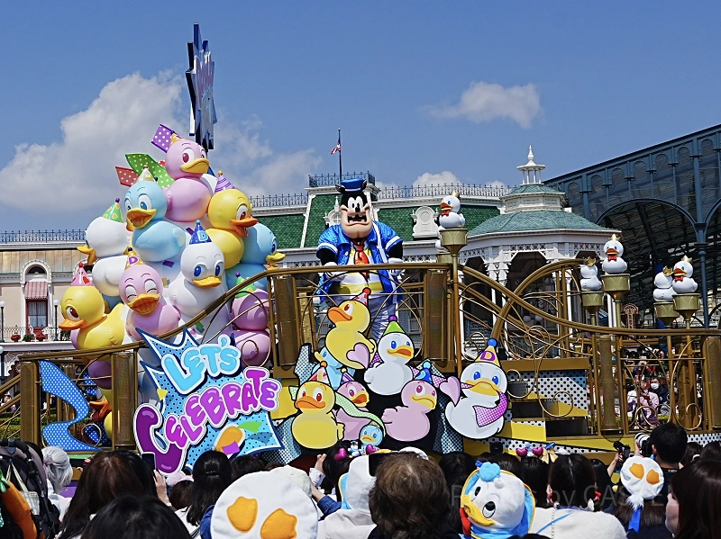 ディズニー ドナルドパルパルーザ2025　クワッキーダックシティ Yukiko Ishii | 「ディズニー・パルパルーザ」 💙💛ドナルドの