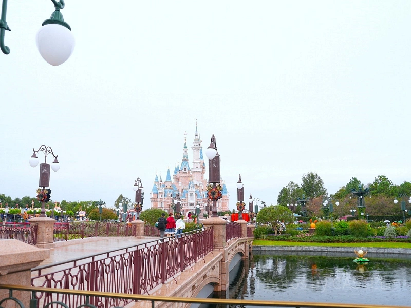 shanghai-disneyland-gardens-of