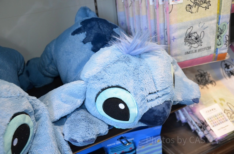 stitch-hugging-pillow-plush-