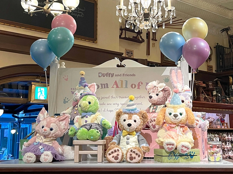 フードをかぶった姿もかわいい！東京ディズニーシー”ダッフィー