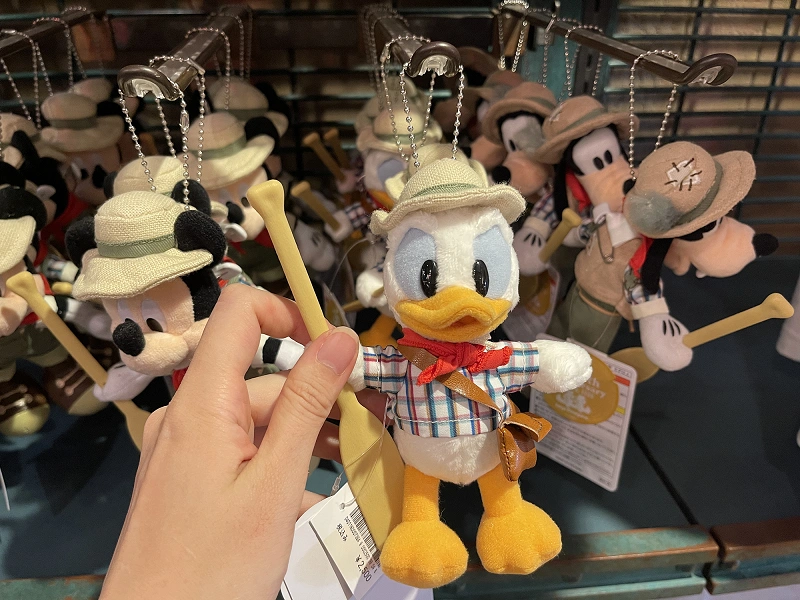 未使用】ディズニー 39周年 ぬいぐるみバッジ カヌー クリッター