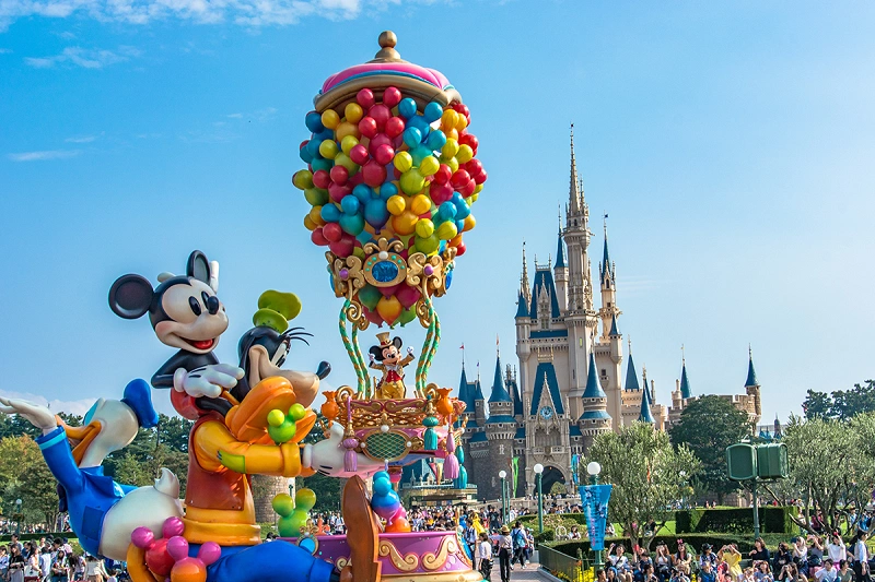 なぜ 夢の国 ディズニーランドの夢と魔法の正体とは