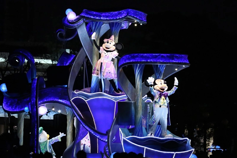 ディズニーランド 雨の日限定の夜のパレード ナイトフォール グロウ 徹底解説 開催条件やルートは