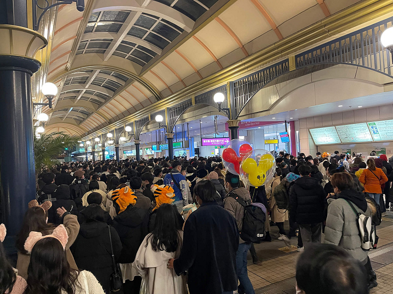 ディズニー 舞浜駅が混雑するのはいつ 朝夜の混雑時間帯と