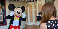 ミッキーとのグリーティング| キャステル | CASTEL ディズニー情報