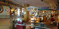 ボン・ヴォヤージュの店内| キャステル | CASTEL ディズニー情報