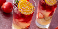 スパークリングカクテル（赤ワイン＆フルーツ）| キャステル | CASTEL ディズニー情報