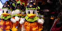 ドナルドぬいぐるみバッジ（2022年ディズニーハロウィングッズ）| キャステル | CASTEL ディズニー情報