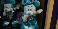ミニーゴーストぬいぐるみバッジ（2022年ディズニーハロウィングッズ）| キャステル | CASTEL ディズニー情報