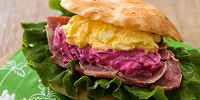 ハンバーガー&サンドイッチ特集：ポークとエッグのサンドウィッチ| キャステル | CASTEL ディズニー情報