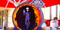 特級呪術師　五条悟ポップコーンバケツ～バーベキューフレーバー～| キャステル | CASTEL ディズニー情報
