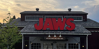 昼と夜で全く雰囲気が異なるJAWS| キャステル | CASTEL ディズニー情報