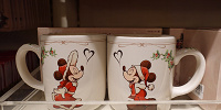 ディズニークリスマスグッズ2022：マグカップセット| キャステル | CASTEL ディズニー情報