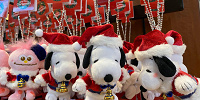 スヌーピーのぬいぐるみキーチェーン（クリスマス）／USJクリスマスグッズ2022| キャステル | CASTEL ディズニー情報
