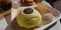 新マイクメロンパン（クリーム入り）| キャステル | CASTEL ディズニー情報