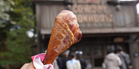 ディズニーランド食べ物：スモークターキーレッグ| キャステル | CASTEL ディズニー情報