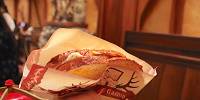 ディズニーランド食べ物：フレンチトーストサンド| キャステル | CASTEL ディズニー情報