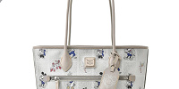 ディズニーストアで買えるディズニー創立100周年記念グッズ：【Dooney ＆ Bourke】ディズニーキャラクター トートバッグ| キャステル | CASTEL ディズニー情報