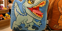 ユニバーサルスタジオシンガポール(USS)：ブルー（ラプトル）のクッション| キャステル | CASTEL ディズニー情報