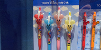 ミッキーバルーンのボールペンセット（1600円）| キャステル | CASTEL ディズニー情報