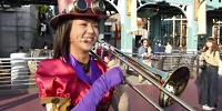 タイムトラベルしてきた音楽隊| キャステル | CASTEL ディズニー情報