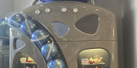 トレジャーコメットのカプセルトイマシン| キャステル | CASTEL ディズニー情報