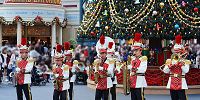 クリスマスに登場するディズニーランド・バンド| キャステル | CASTEL ディズニー情報