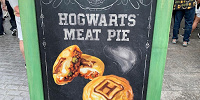 USJ/ホグワーツミートパイ| キャステル | CASTEL ディズニー情報