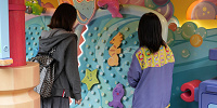 上海ディズニートイストーリーランド：パーティ・サウルス・プリンコ| キャステル | CASTEL ディズニー情報