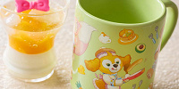 バニラムース＆レモンゼリー、スーベニアカップ付き(ダッフィー＆フレンズ・ワンダフルキッチン)| キャステル | CASTEL ディズニー情報