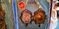 香港ディズニーアナ雪グッズ：アナとエルサのペアピンバッジ| キャステル | CASTEL ディズニー情報
