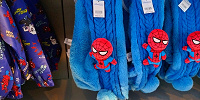 香港ディズニーマーベルグッズ：スパイダーマンのぬいぐるみマフラー| キャステル | CASTEL ディズニー情報