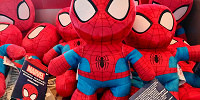 香港ディズニーマーベルグッズ：スパイダーマンのぬいぐるみ（S）| キャステル | CASTEL ディズニー情報