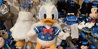 ぬいぐるみバッジ(ドナルドパルパルーザグッズ2025)| キャステル | CASTEL ディズニー情報